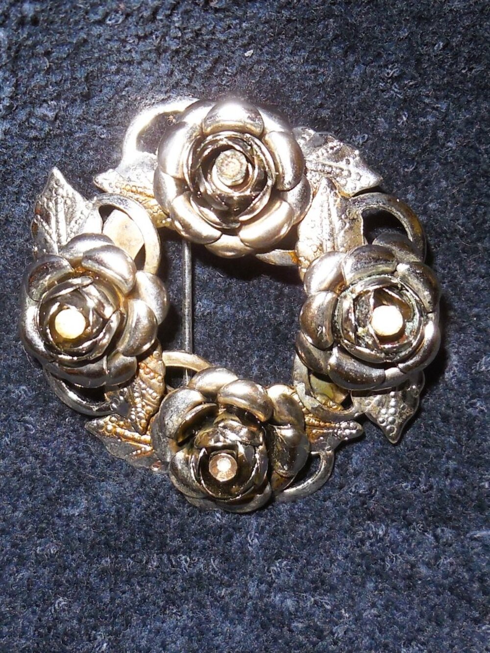 Vintage Estate Jewelry Rhodium over Silver Rose Embellished Circle Pin Brooch